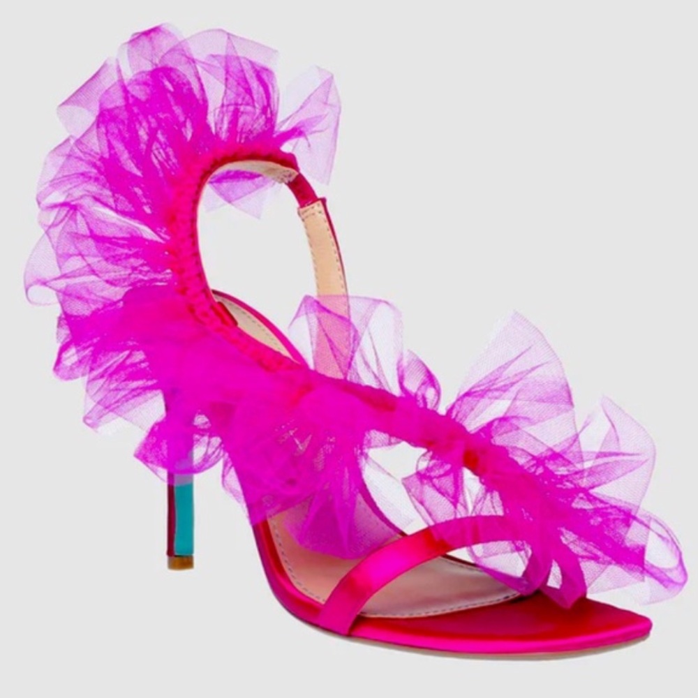 Pink ruffle heels 🩷 - Picture 3 of 9